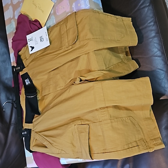 Shorts - Picture 3 of 8